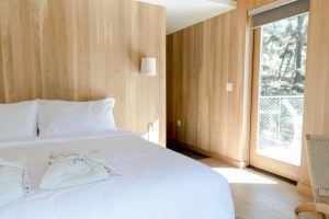 are airbnbs cheaper than hotels
